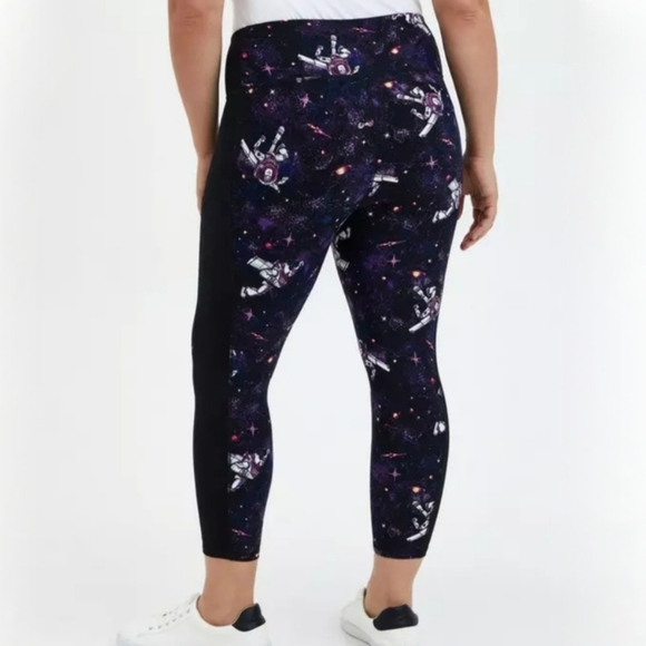 Torrid Disney Pixar Toy Story Buzz Galaxy High Rise Crop Legging Black 1X - Picture 2 of 8